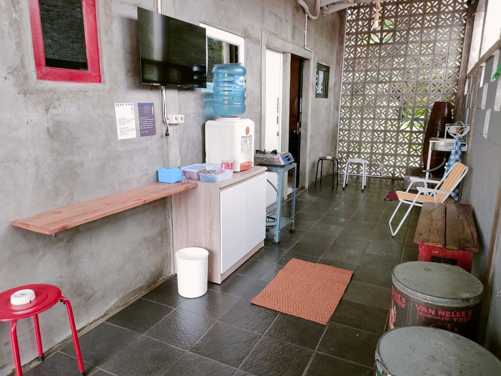 Jeng Tini Guest House Богор Экстерьер фото