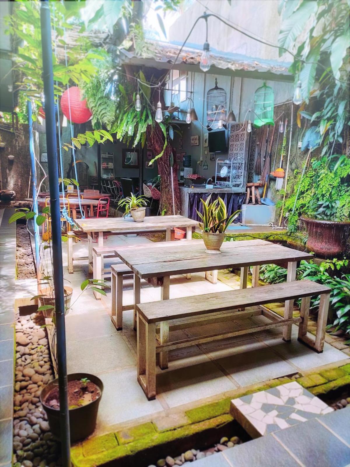 Jeng Tini Guest House Богор Экстерьер фото