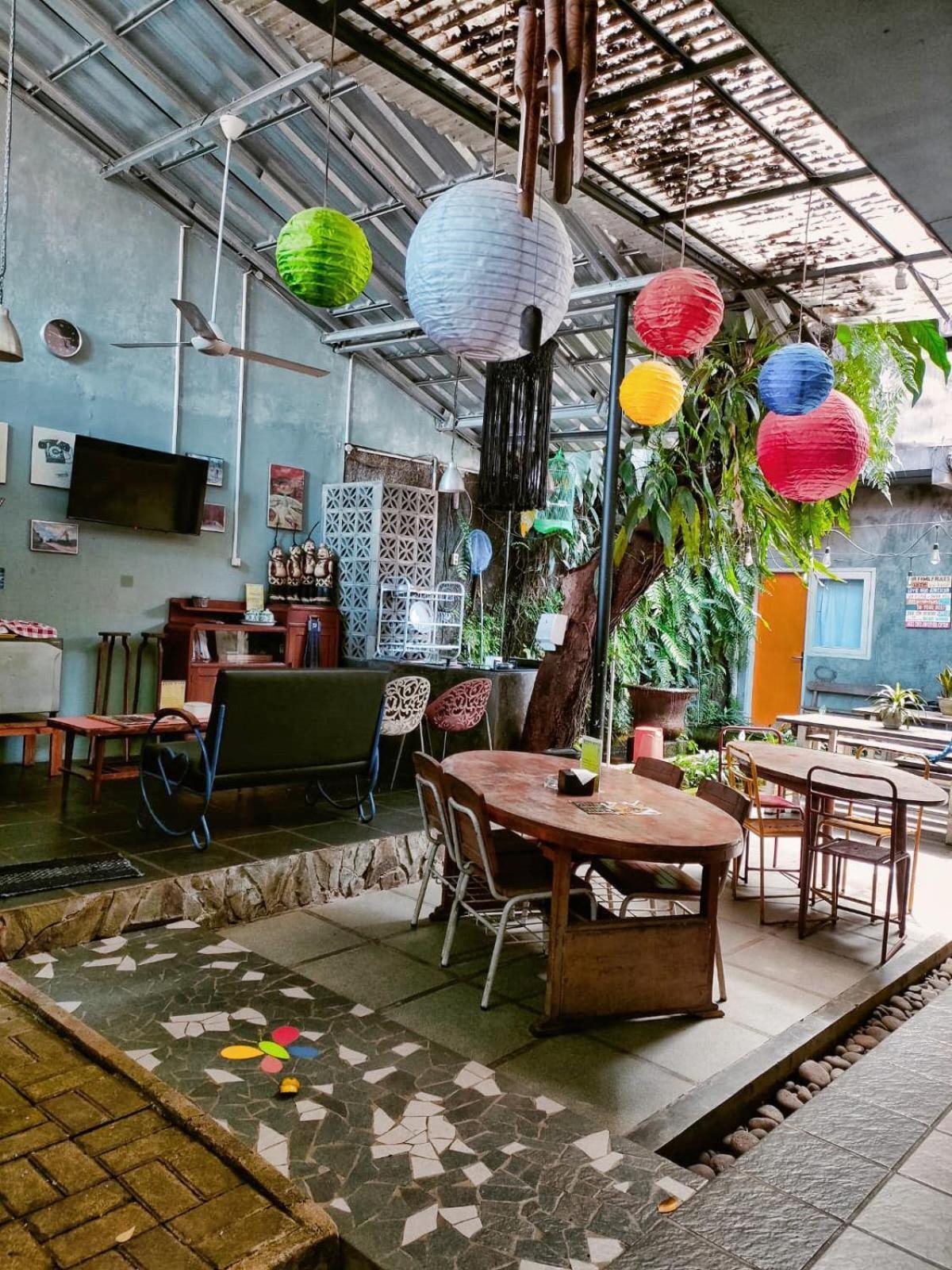 Jeng Tini Guest House Богор Экстерьер фото