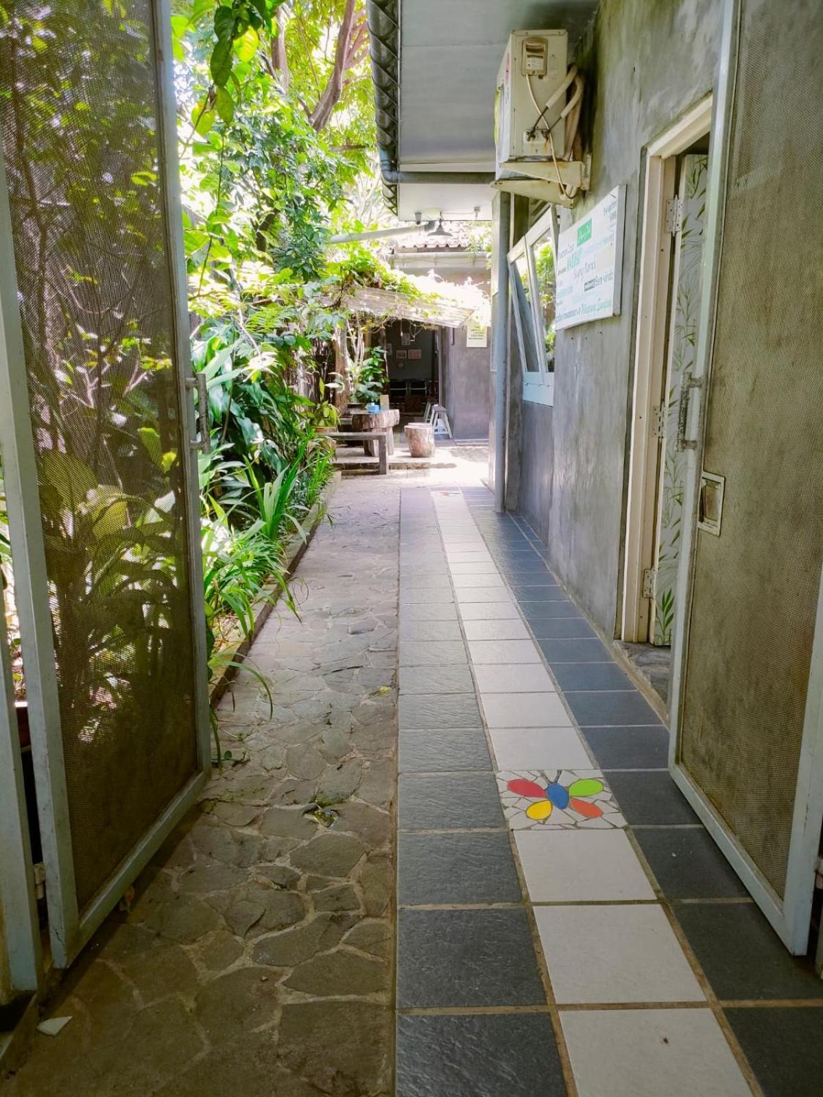 Jeng Tini Guest House Богор Экстерьер фото