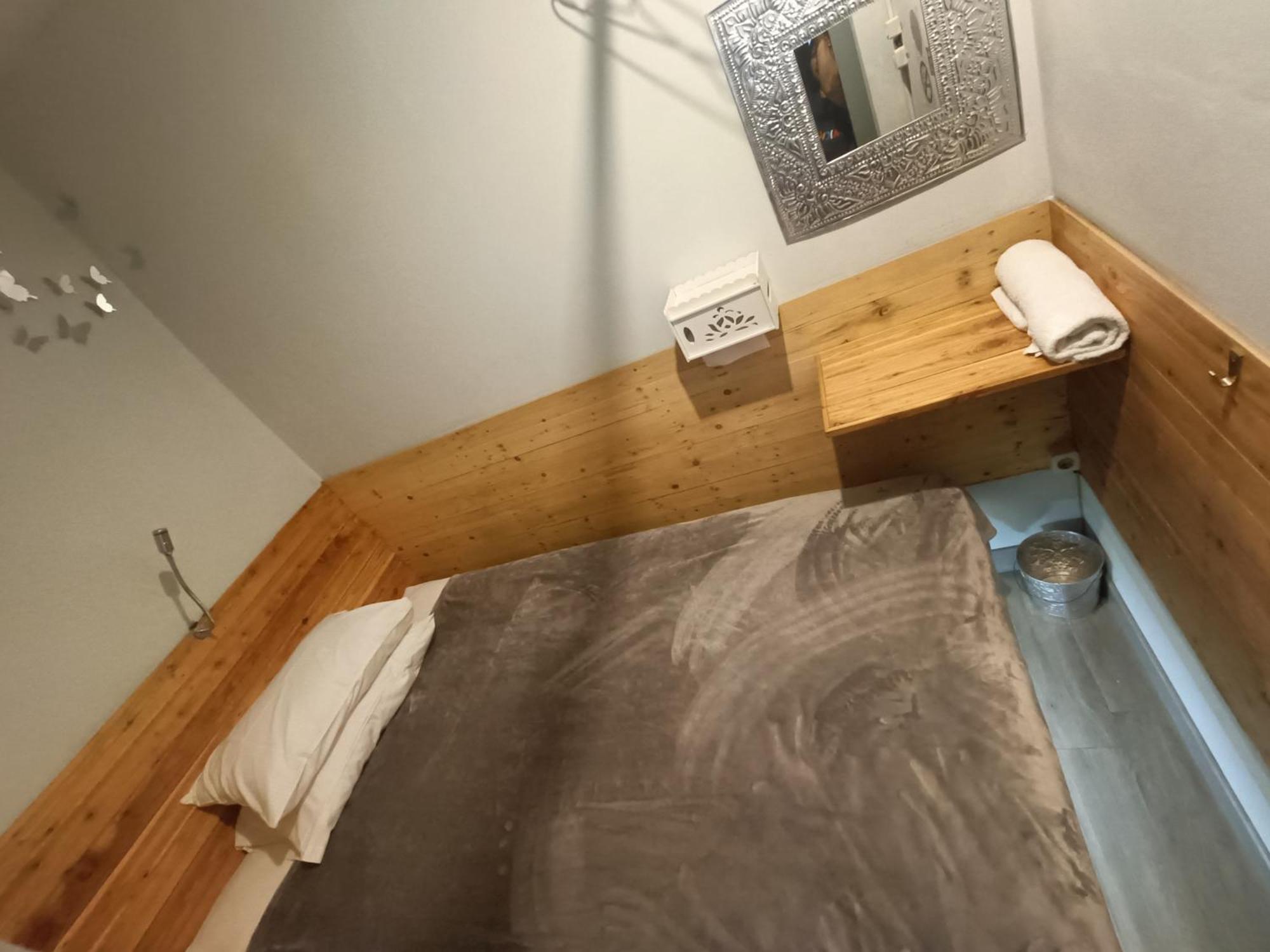 Jeng Tini Guest House Богор Экстерьер фото