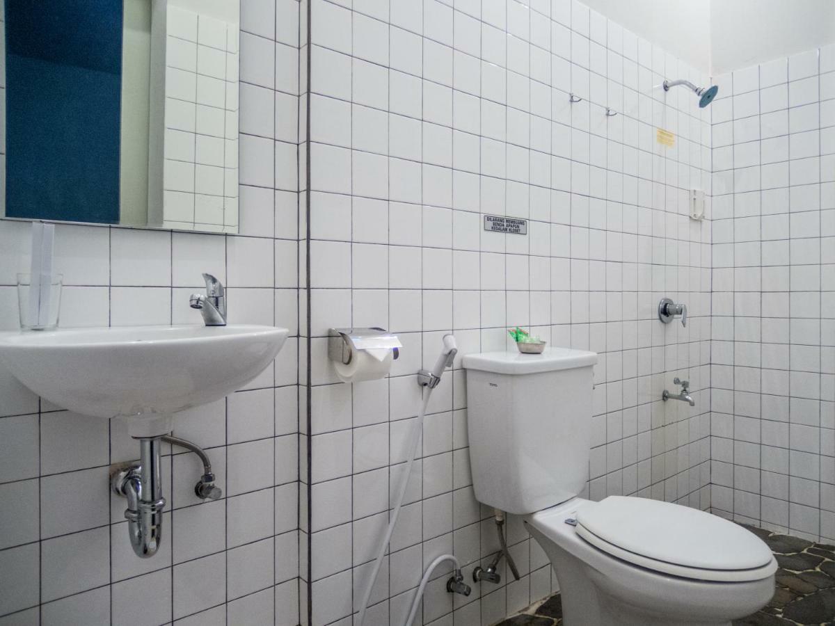 Jeng Tini Guest House Богор Экстерьер фото