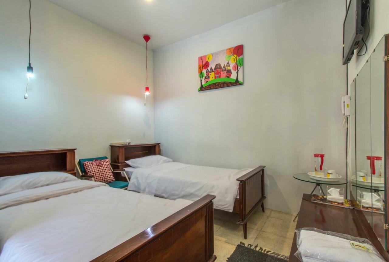 Jeng Tini Guest House Богор Экстерьер фото